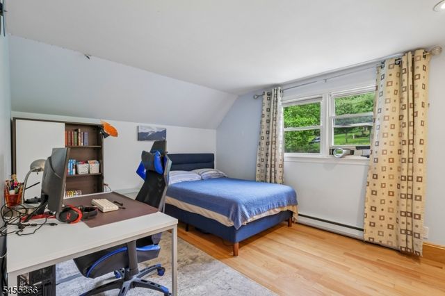 34 Forest Dr, Watchung Boro, NJ 07069