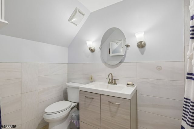 34 Forest Dr, Watchung Boro, NJ 07069