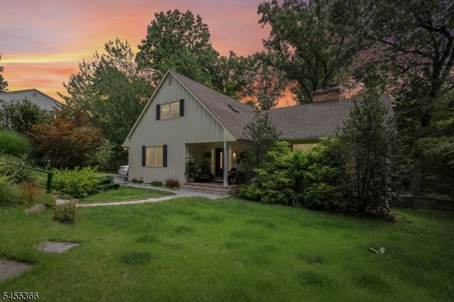 34 Forest Dr, Watchung Boro, NJ 07069