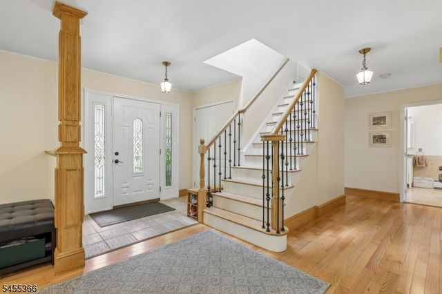 34 Forest Dr, Watchung Boro, NJ 07069