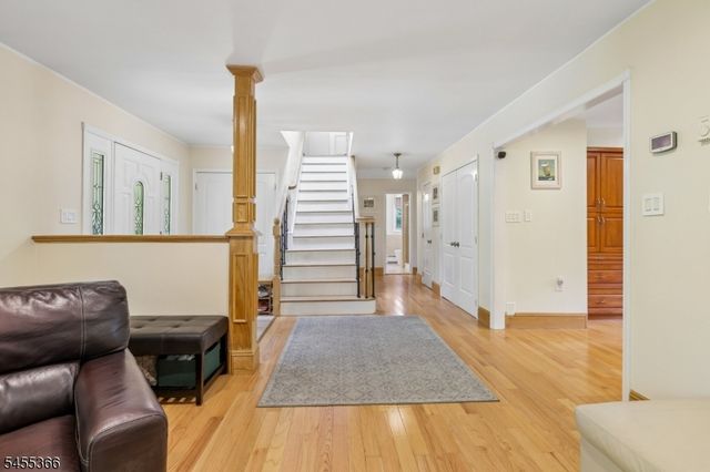 34 Forest Dr, Watchung Boro, NJ 07069