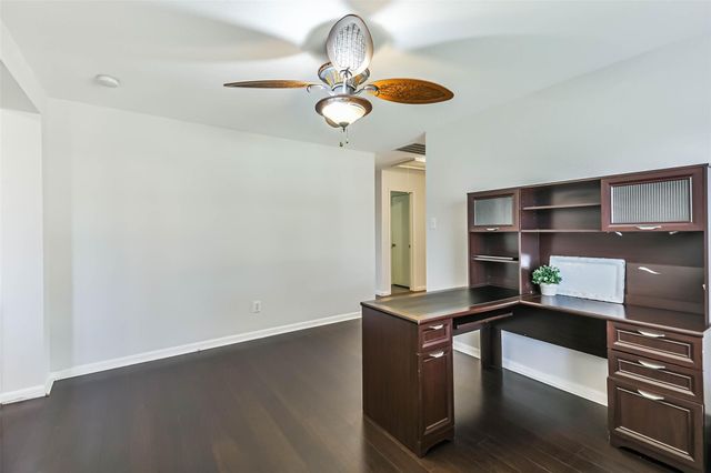 3711 Norwood Glen Lane, Friendswood, TX 77546