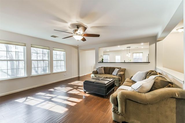 3711 Norwood Glen Lane, Friendswood, TX 77546