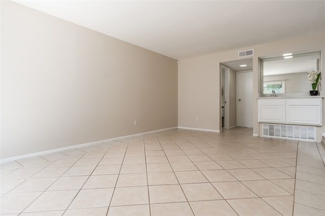 22170 James Alan 3, Chatsworth, CA 91311
