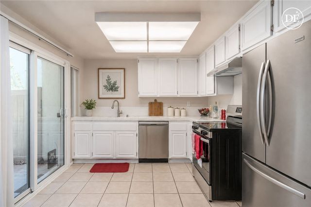22170 James Alan 3, Chatsworth, CA 91311
