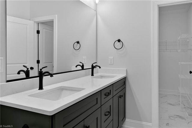 271 Stonybrook Drive, Lexington, NC 27295