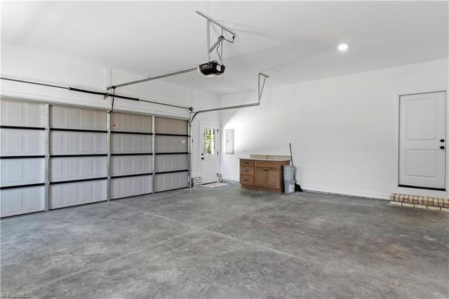 271 Stonybrook Drive, Lexington, NC 27295