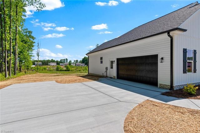 271 Stonybrook Drive, Lexington, NC 27295