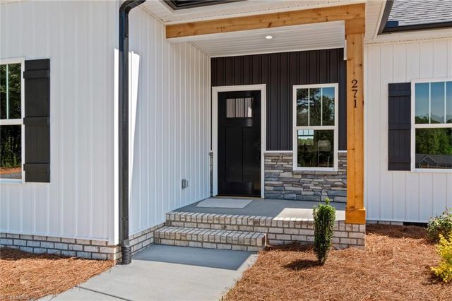 271 Stonybrook Drive, Lexington, NC 27295