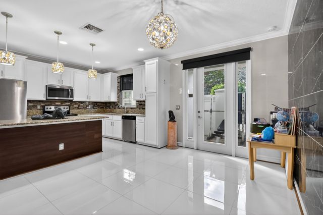 3106 Waterside Circle, Boynton Beach, FL 33436