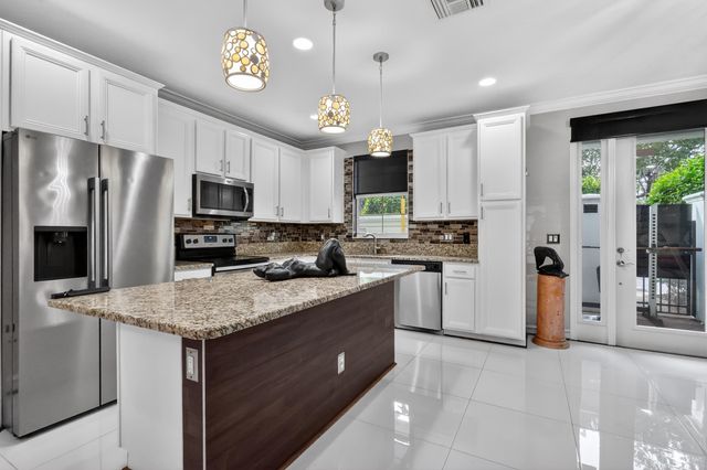 3106 Waterside Circle, Boynton Beach, FL 33436