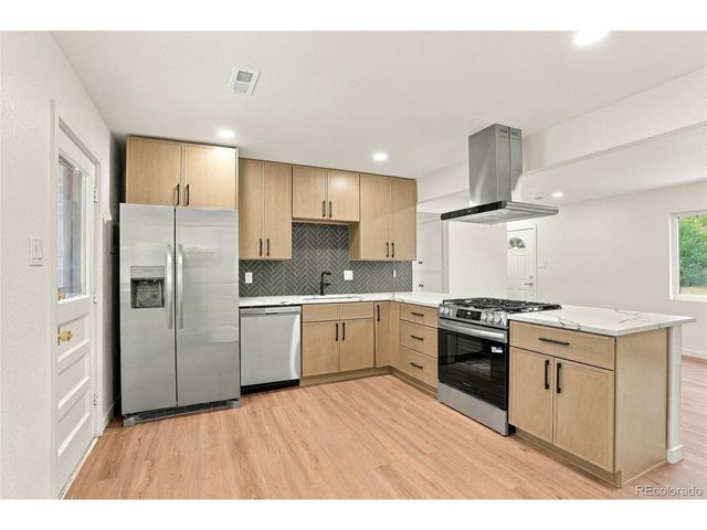 1590 Oak Pl, Thornton, CO 80229