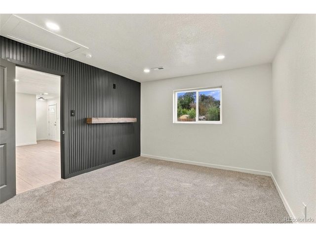 1590 Oak Pl, Thornton, CO 80229