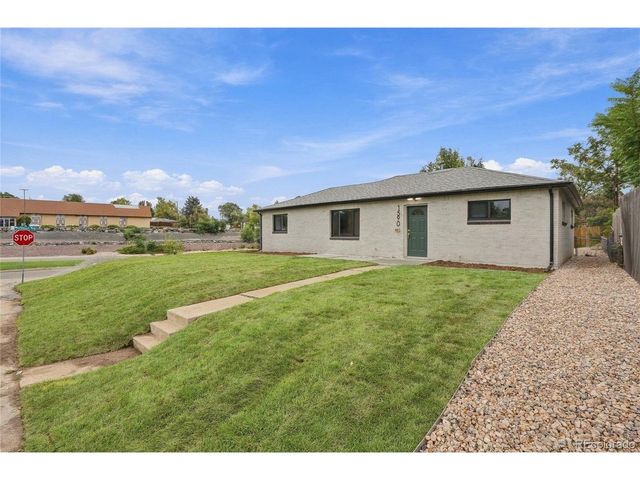 1590 Oak Pl, Thornton, CO 80229