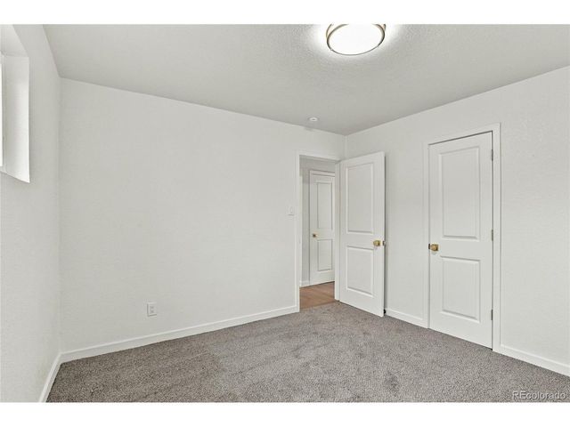1590 Oak Pl, Thornton, CO 80229