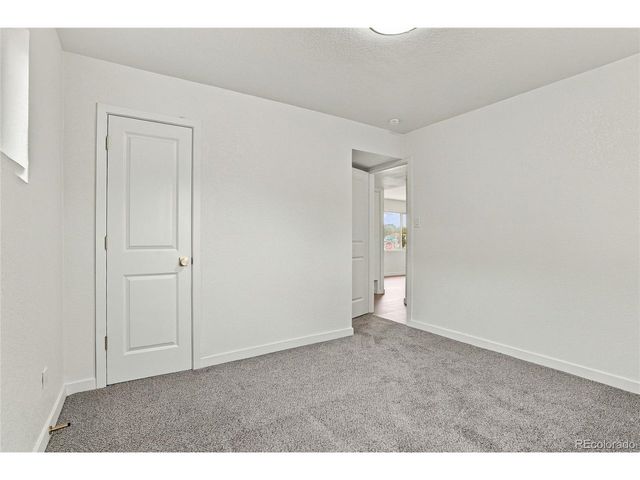 1590 Oak Pl, Thornton, CO 80229