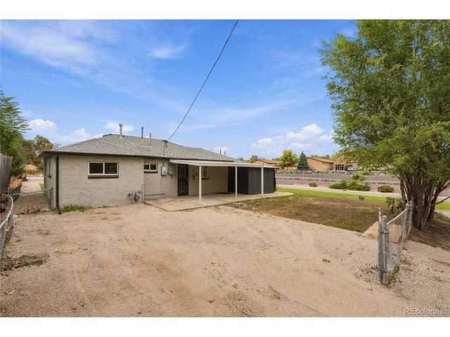 1590 Oak Pl, Thornton, CO 80229
