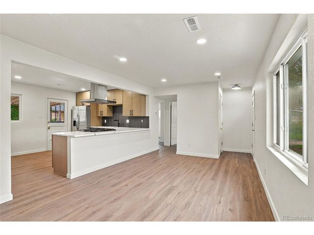 1590 Oak Pl, Thornton, CO 80229