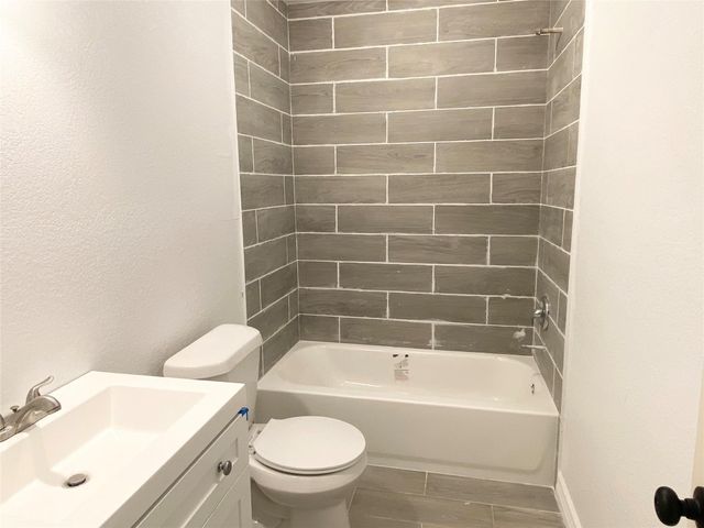 906 Eagle Avenue A, Pasadena, TX 77506