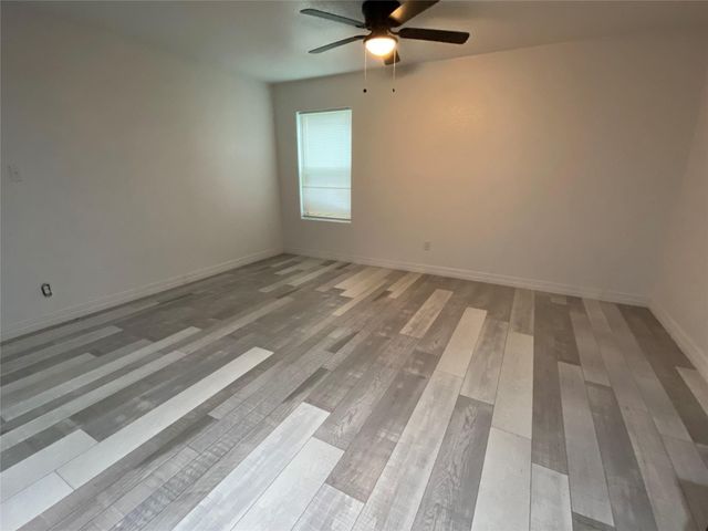 906 Eagle Avenue A, Pasadena, TX 77506