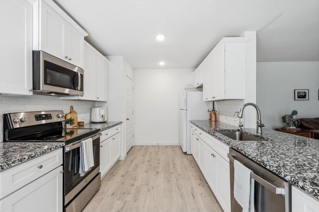 105 Jim Walters Drive, Runaway Bay, TX 76426