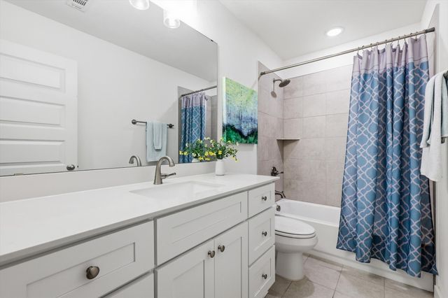 105 Jim Walters Drive, Runaway Bay, TX 76426