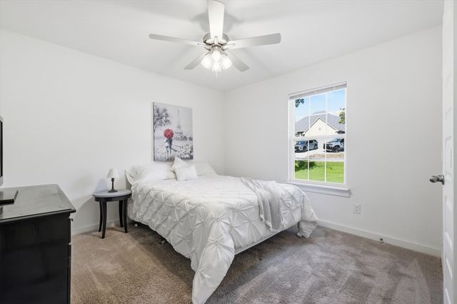 105 Jim Walters Drive, Runaway Bay, TX 76426