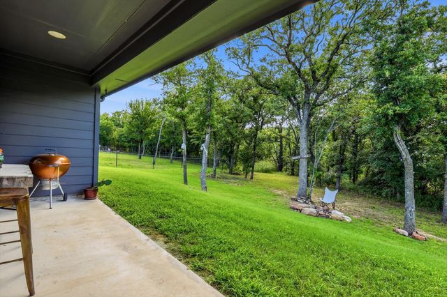 105 Jim Walters Drive, Runaway Bay, TX 76426