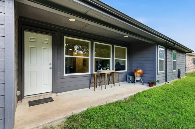 105 Jim Walters Drive, Runaway Bay, TX 76426