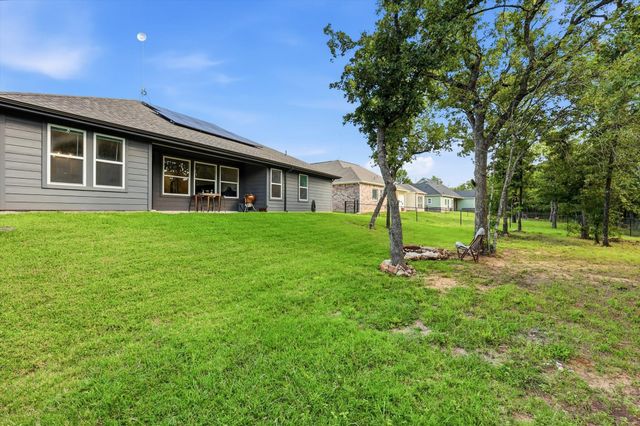 105 Jim Walters Drive, Runaway Bay, TX 76426