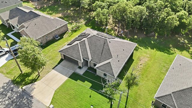 105 Jim Walters Drive, Runaway Bay, TX 76426