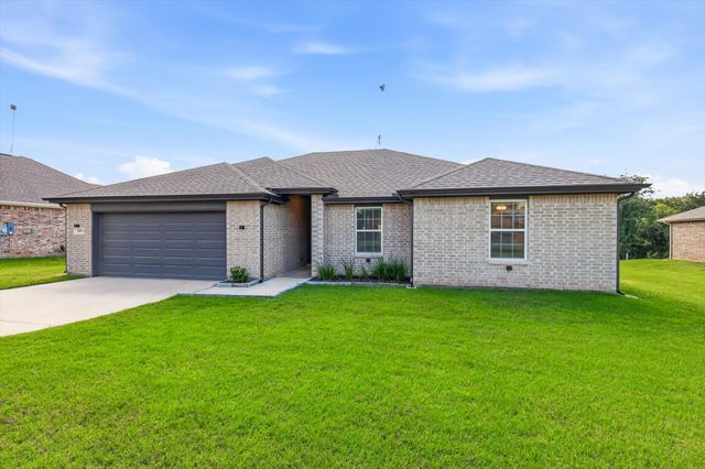 105 Jim Walters Drive, Runaway Bay, TX 76426