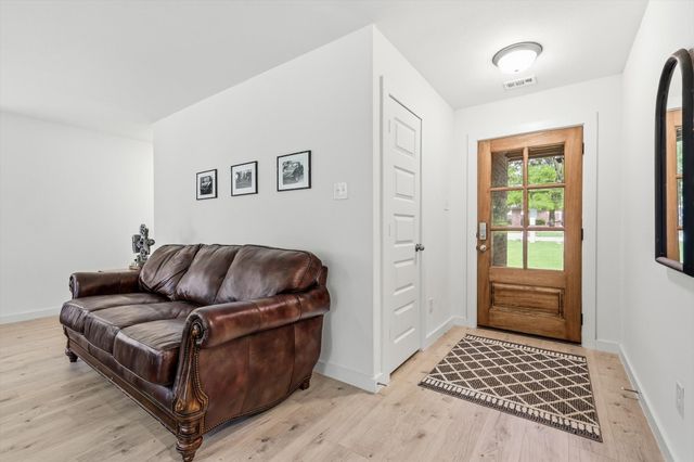 105 Jim Walters Drive, Runaway Bay, TX 76426