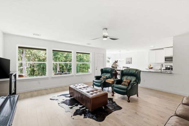 105 Jim Walters Drive, Runaway Bay, TX 76426