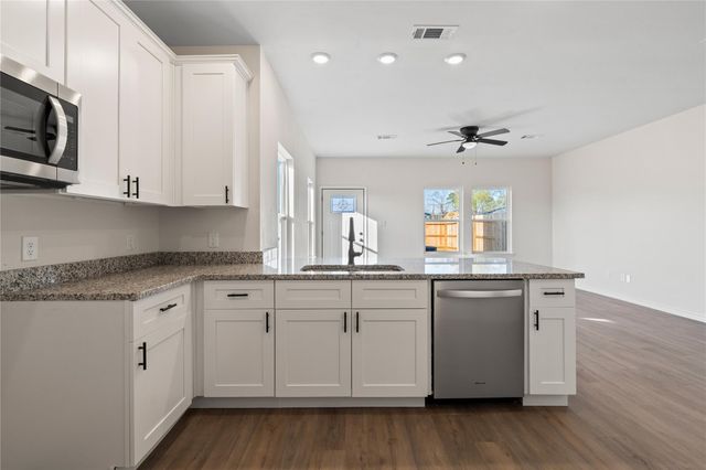 7101 Weyburn Street C, Houston, TX 77028