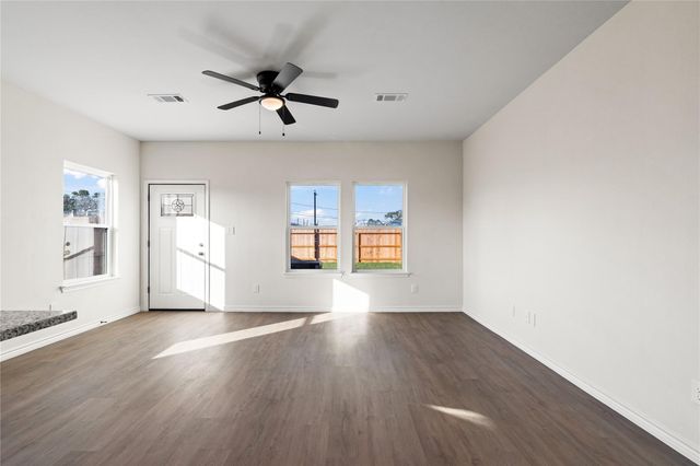 7101 Weyburn Street C, Houston, TX 77028