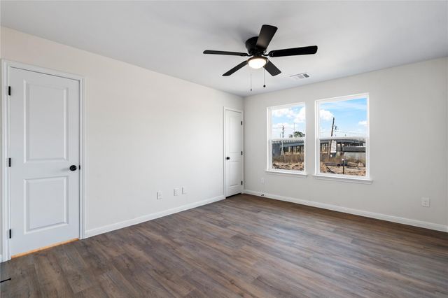 7101 Weyburn Street C, Houston, TX 77028