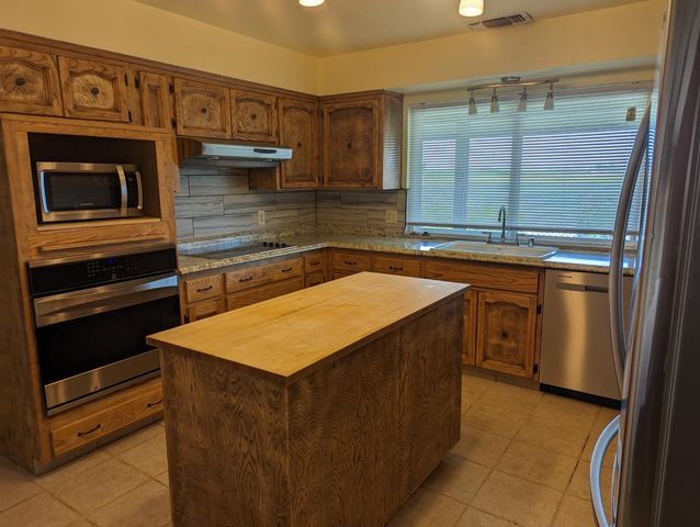 5290 N Bishop Avenue, Fresno, CA 93723