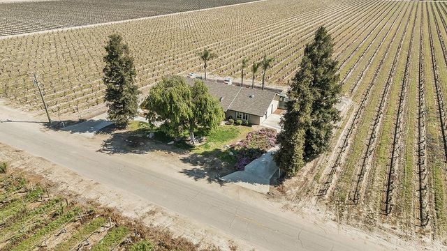 5290 N Bishop Avenue, Fresno, CA 93723