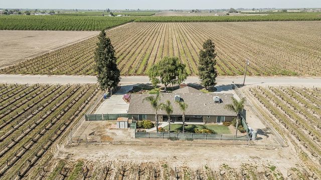 5290 N Bishop Avenue, Fresno, CA 93723