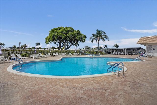 1806 SW 18th St, Boynton Beach, FL 33426