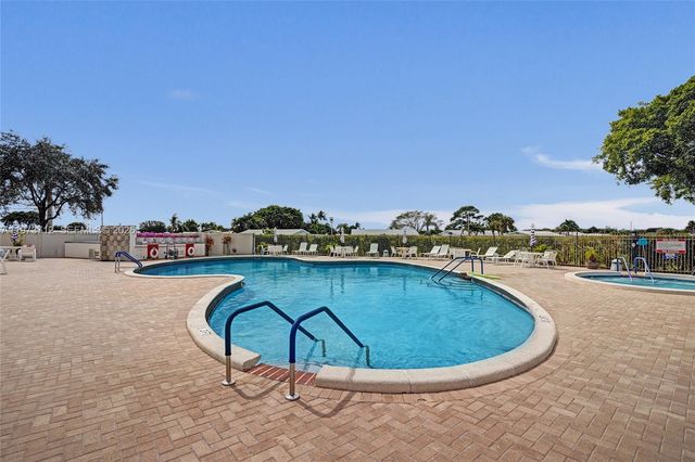 1806 SW 18th St, Boynton Beach, FL 33426