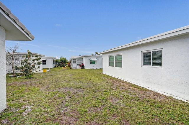 1806 SW 18th St, Boynton Beach, FL 33426
