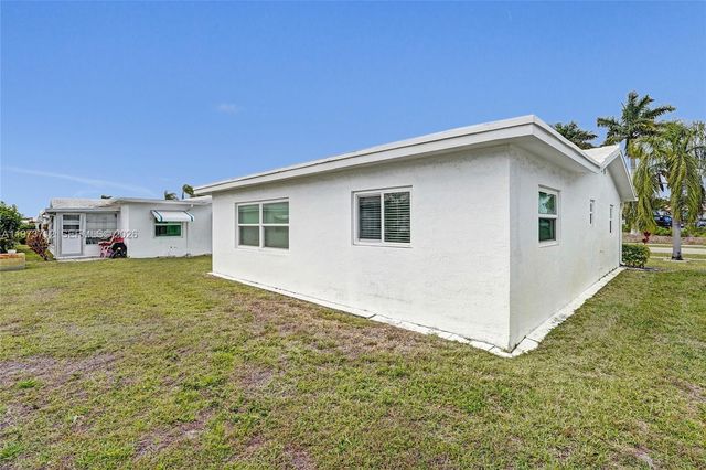 1806 SW 18th St, Boynton Beach, FL 33426