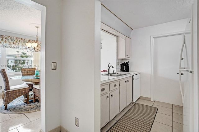 1806 SW 18th St, Boynton Beach, FL 33426