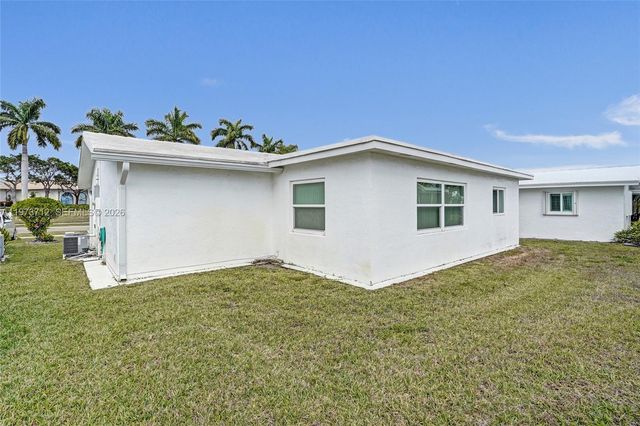 1806 SW 18th St, Boynton Beach, FL 33426