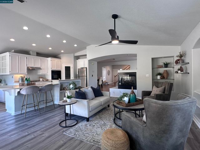 6404 Eagle Ridge Dr, Vallejo, CA 94591