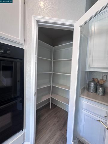6404 Eagle Ridge Dr, Vallejo, CA 94591