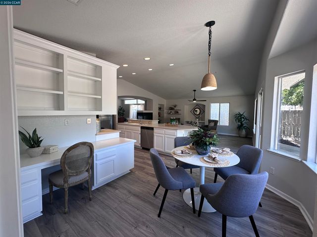 6404 Eagle Ridge Dr, Vallejo, CA 94591