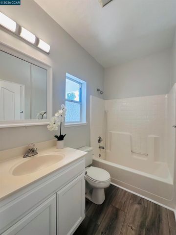 6404 Eagle Ridge Dr, Vallejo, CA 94591